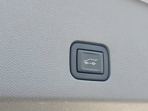 Certified 2024 Cadillac XT6 Premium Luxury w/ LPO, Floor Liner Package AWD/4WD image 10