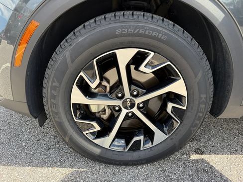 Used 2025 Kia Sportage EX FWD image 34