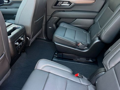 New 2026 GMC Yukon XL Denali image 10