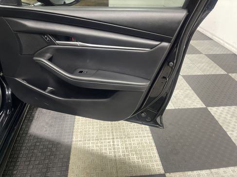 Used 2021 MAZDA MAZDA3 s image 23