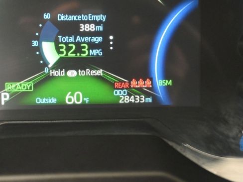 Used 2025 Toyota RAV4 XLE image 16