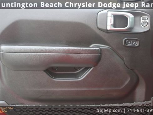 Used 2022 Jeep Wrangler Unlimited Sport image 17