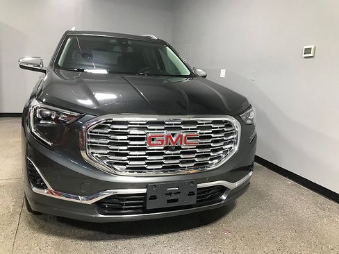 Used 2018 GMC Terrain Denali w/ Advanced Safety Package AWD/4WD image 8