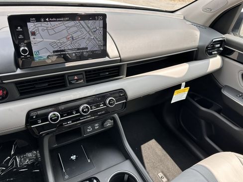 New 2025 Honda Pilot Touring image 26