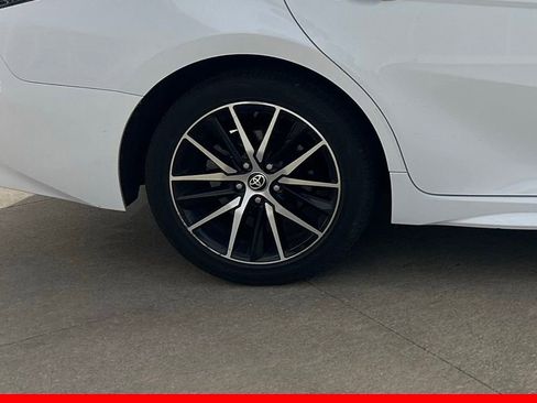 Used 2024 Toyota Camry SE image 15