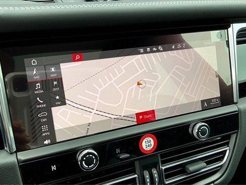 New 2025 Porsche Macan image 34