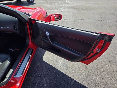 Used 2010 Chevrolet Corvette Grand Sport RWD image 18