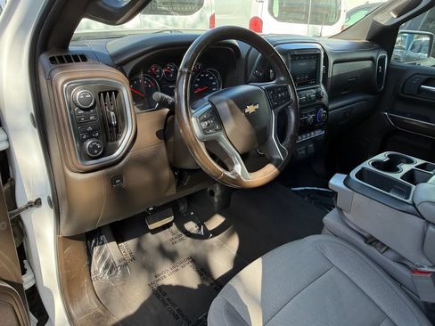 Used 2022 Chevrolet Silverado 1500 LT AWD/4WD image 4