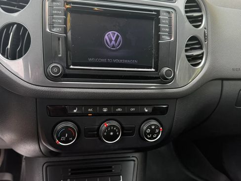 Used 2017 Volkswagen Tiguan S AWD/4WD image 40