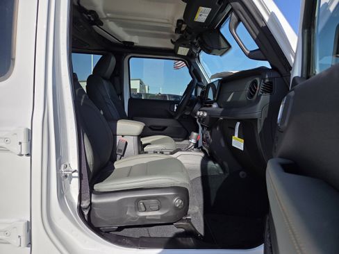 New 2026 Jeep Gladiator Mojave image 22