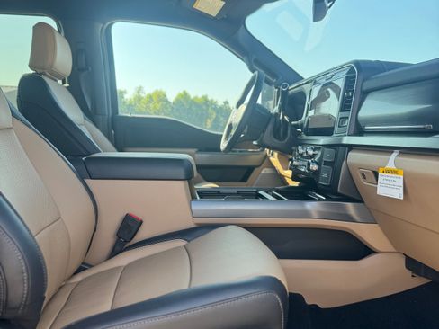 New 2026 Ford F350 Lariat w/ FX4 Off-Road Package image 45