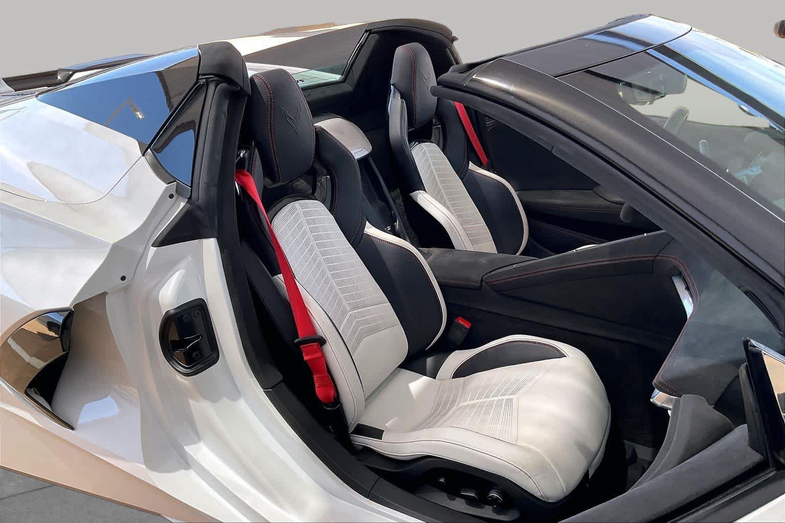 Used 2023 Chevrolet Corvette Stingray Premium Conv w/ Z51 Performance Package RWD image 10