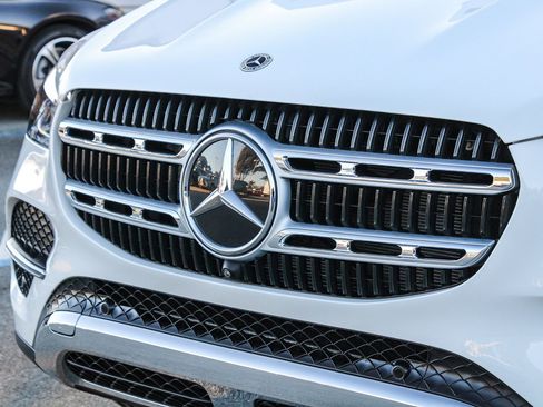 Certified 2025 Mercedes-Benz GLE 350 4MATIC image 6