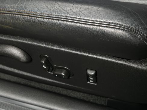 Used 2004 Chevrolet SSR w/ Preferred Equipment Group image 24