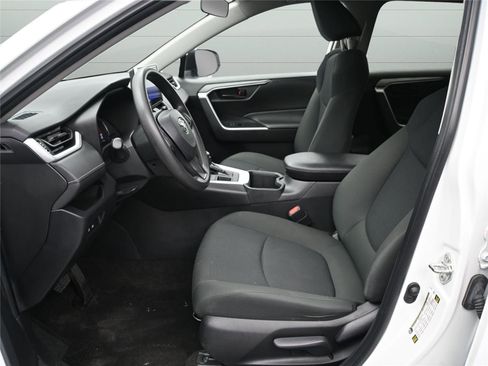 Used 2023 Toyota RAV4 LE image 6