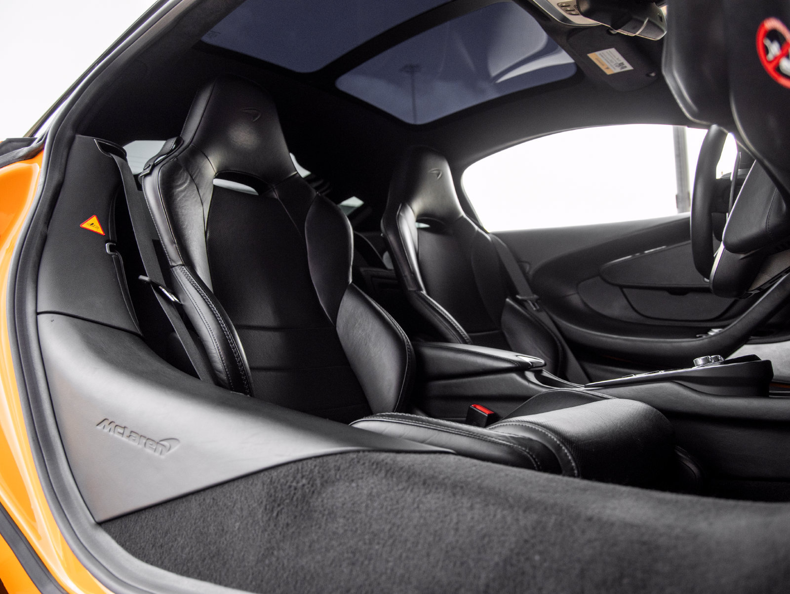 Used 2022 McLaren GT RWD image 38