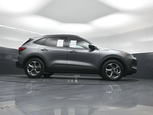 Used 2025 Ford Escape ST-Line w/ Tech Pack #1 FWD image 42
