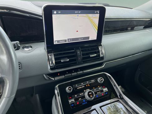 Used 2019 Lincoln Navigator Reserve AWD/4WD image 16