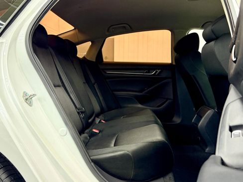 Used 2018 Honda Accord LX image 12