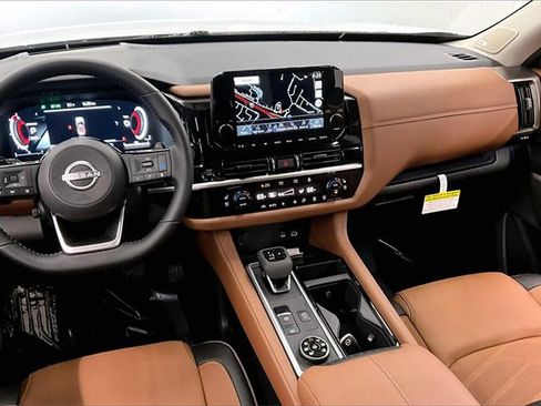 New 2025 Nissan Pathfinder Platinum w/ Lighting Package (N93) image 7