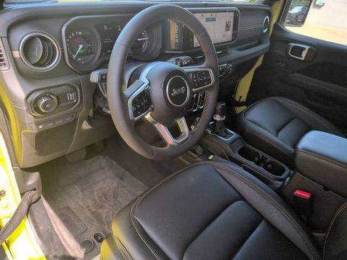 Used 2024 Jeep Wrangler Unlimited Sahara w/ Technology Group AWD/4WD image 10