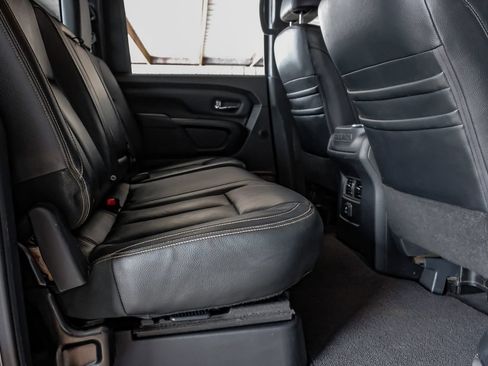 Used 2018 Nissan Titan SL w/ Midnight Edition AWD/4WD image 33