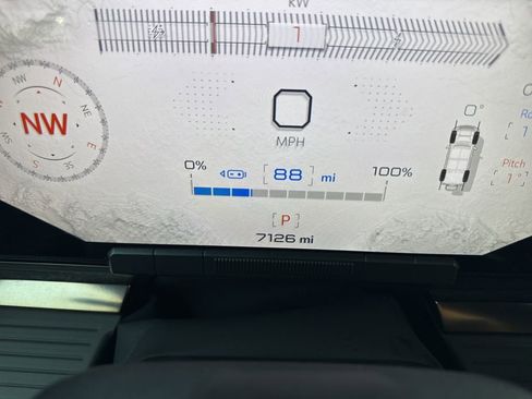 Used 2025 GMC Hummer EV 2X w/ LPO, Sport Package image 27