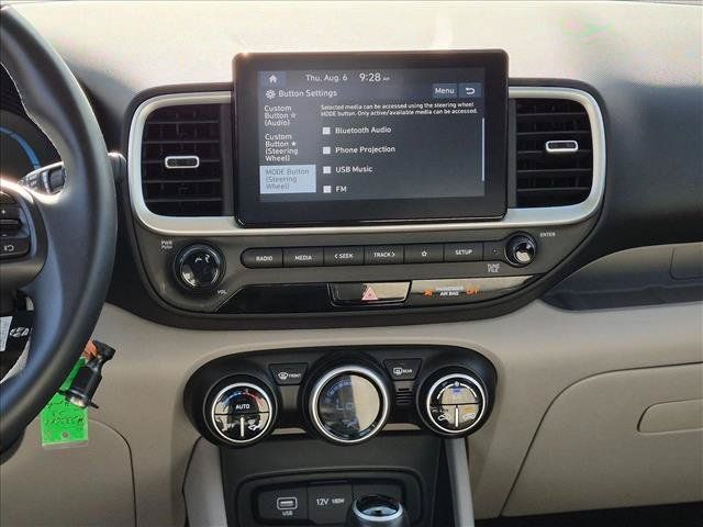 Used 2023 Hyundai Venue SEL FWD image 13