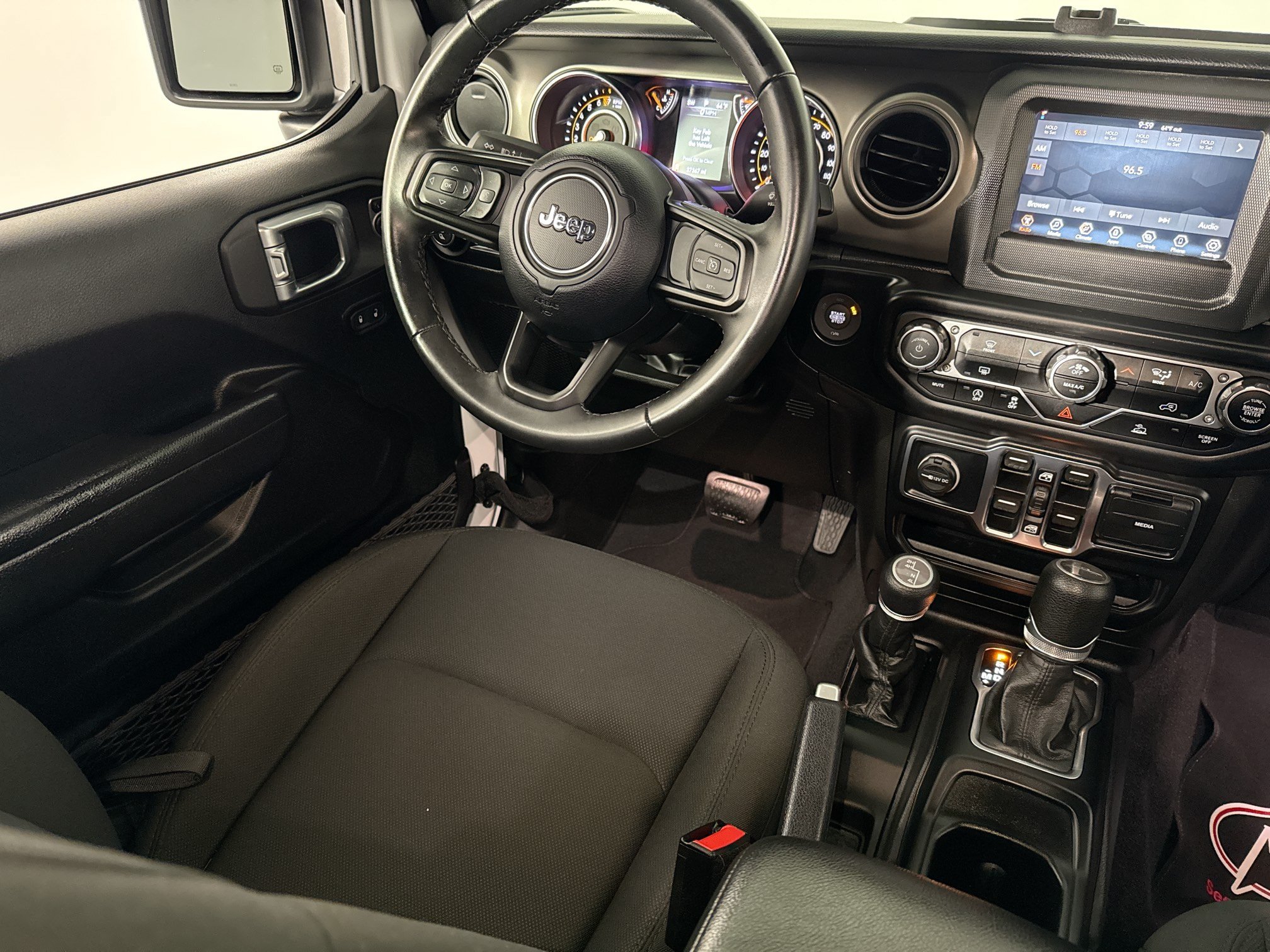 Used 2022 Jeep Gladiator Sport AWD/4WD image 32