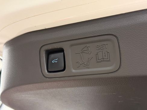 Used 2021 Ford Expedition Limited RWD image 47