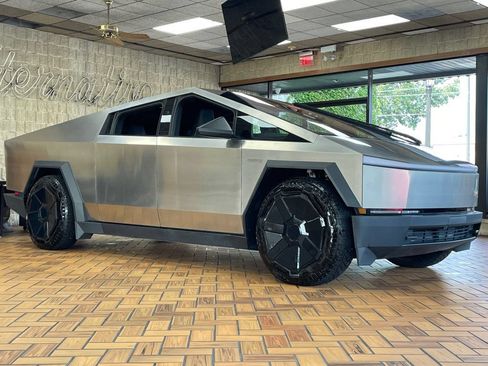 Used 2024 Tesla Cybertruck Cyberbeast AWD/4WD image 8