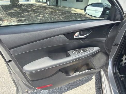 Used 2023 Kia Forte GT-Line w/ GT-Line Technology Package FWD image 7