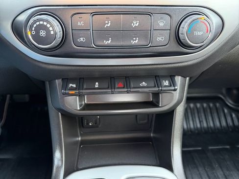 Used 2022 Chevrolet Colorado LT w/ Fleet Safety Package image 22