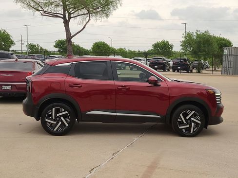 Certified 2025 Nissan Kicks SV image 4