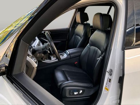 Used 2022 BMW X5 sDrive40i w/ M Sport Package RWD image 8