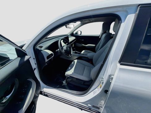 New 2027 Honda HR-V LX image 16