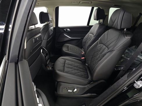 Used 2026 BMW X7 xDrive40i w/ Premium Package image 31