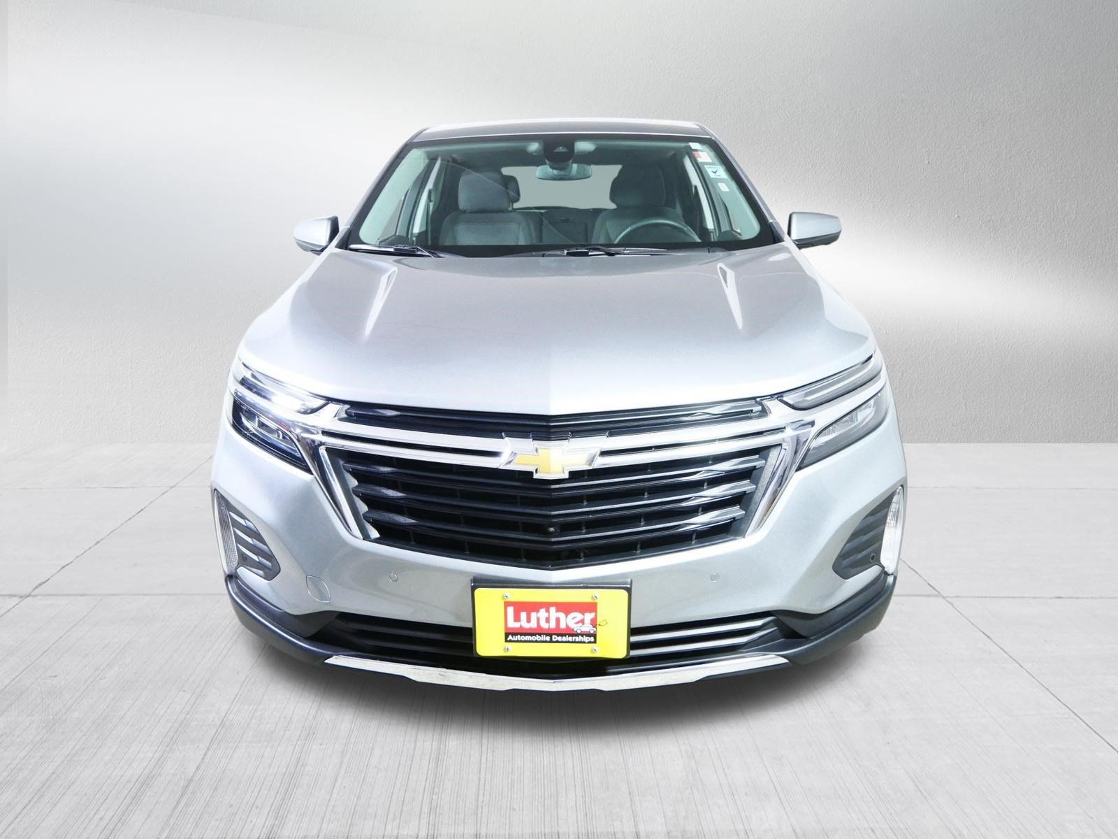Used 2024 Chevrolet Equinox LT FWD image 2