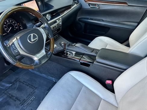 Used 2013 Lexus ES 350 w/ Luxury Pkg image 11