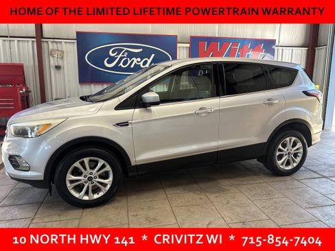Used 2017 Ford Escape SE w/ SE Cold Weather Package AWD/4WD image 4
