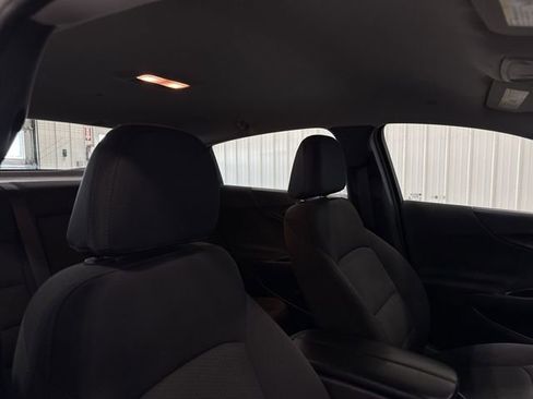 Used 2017 Chevrolet Malibu LT FWD image 33