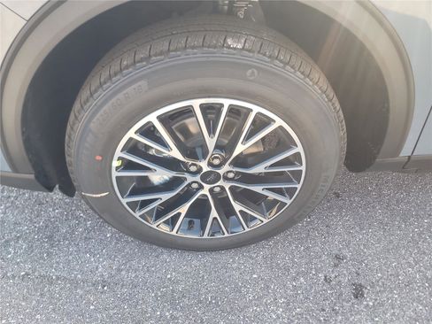 New 2026 Ford Escape SE image 9