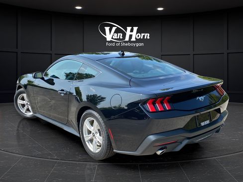 Used 2024 Ford Mustang Coupe RWD image 5