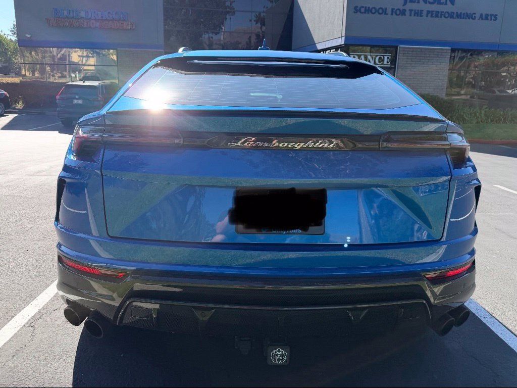 Used 2020 Lamborghini Urus AWD/4WD image 5