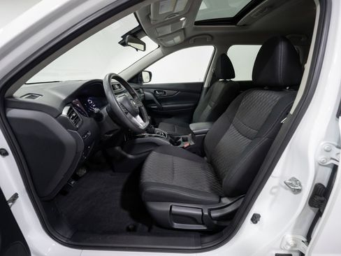 Used 2020 Nissan Rogue S FWD image 14