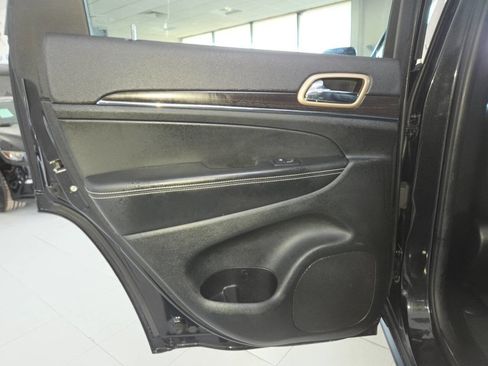 Used 2014 Jeep Grand Cherokee Limited AWD/4WD image 16