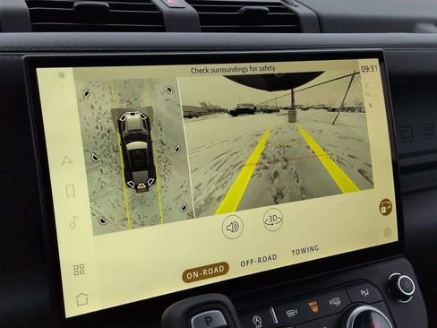 New 2026 Land Rover Defender 110 X-Dynamic SE image 30