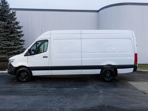 Used 2025 Mercedes-Benz Sprinter 3500 image 4