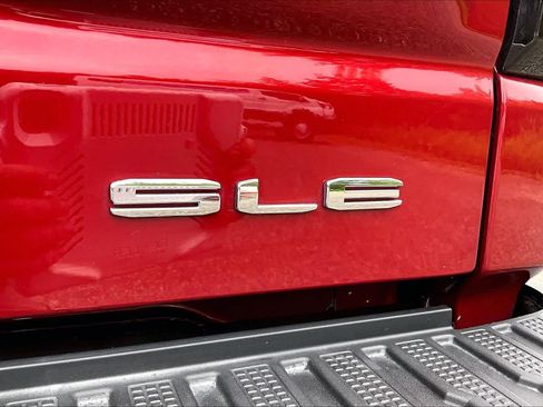 Used 2020 GMC Sierra 1500 SLE w/ SLE Value Package AWD/4WD image 10
