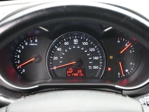 Used 2015 Kia Sorento LX image 12